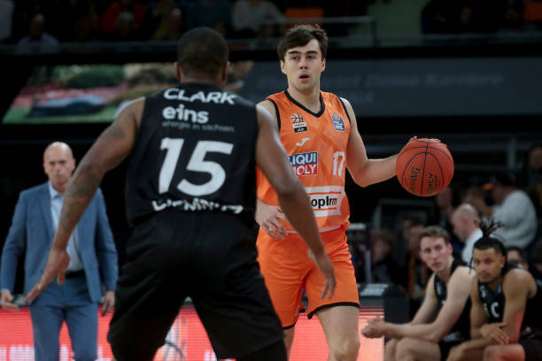 从而带动球 从而带动球