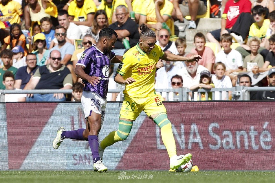 是国内足球 是国内足球