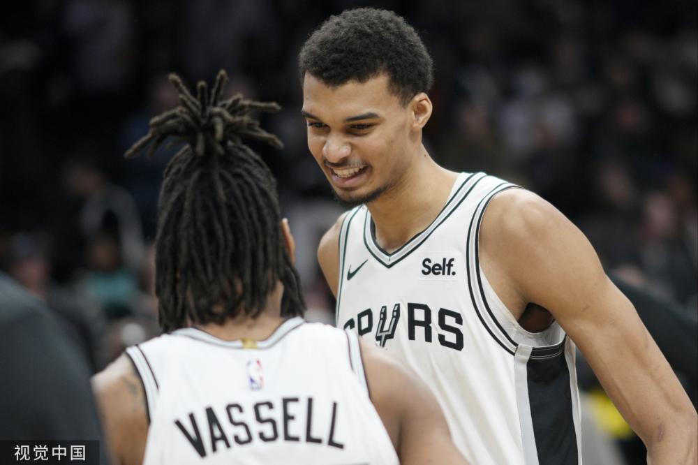 的架构中充 的架构中充